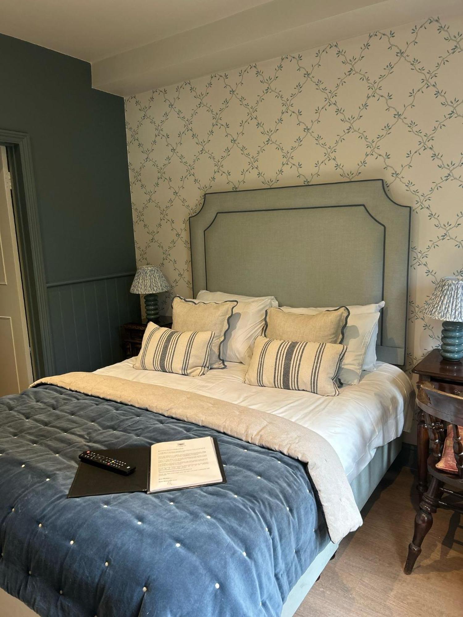 Ravenwood Hall Hotel Bury St. Edmunds エクステリア 写真
